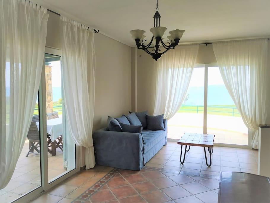 In Overlooking The Ionian Sea * Skafidia